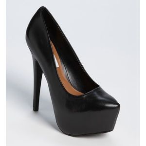 Steve Madden Dejavu Pumps